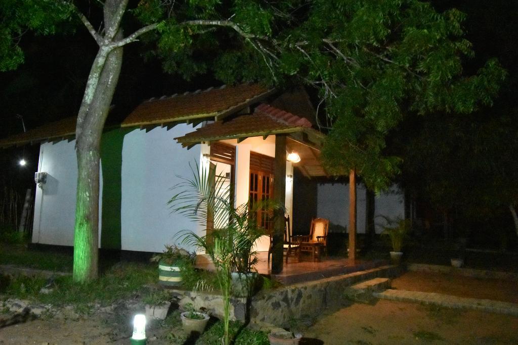 King'S Elephant Cabanas & Restaurant Тангалла Экстерьер фото