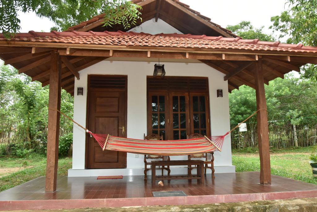 King'S Elephant Cabanas & Restaurant Тангалла Экстерьер фото