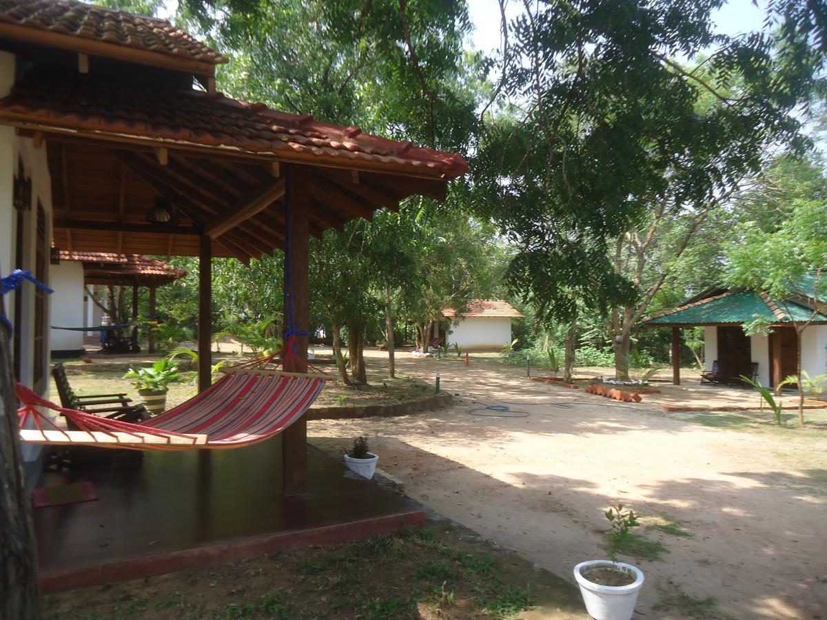 King'S Elephant Cabanas & Restaurant Тангалла Экстерьер фото