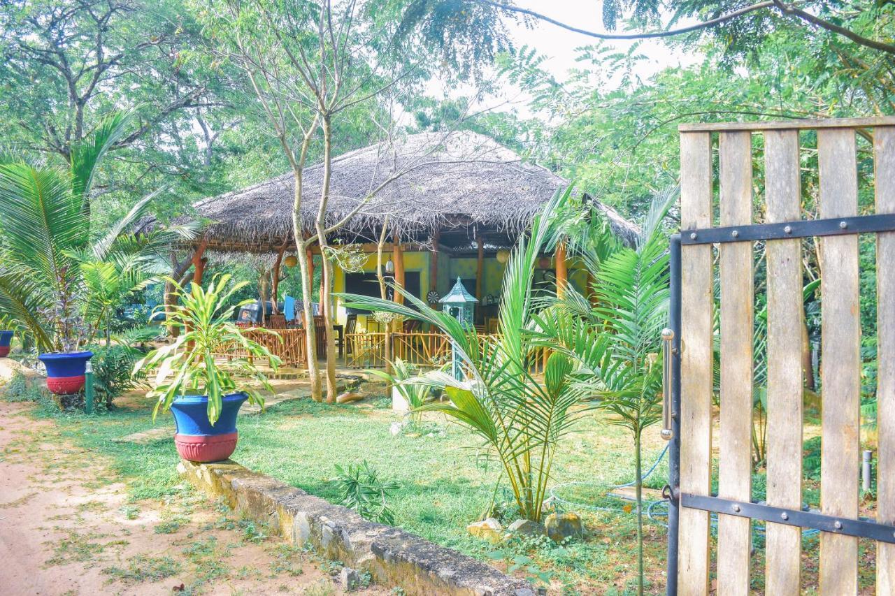 King'S Elephant Cabanas & Restaurant Тангалла Экстерьер фото