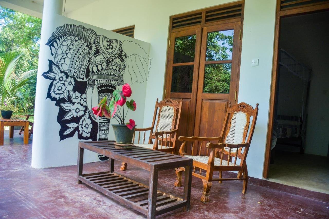 King'S Elephant Cabanas & Restaurant Тангалла Экстерьер фото
