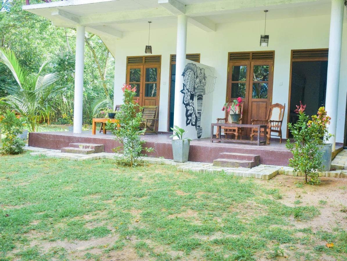 King'S Elephant Cabanas & Restaurant Тангалла Экстерьер фото
