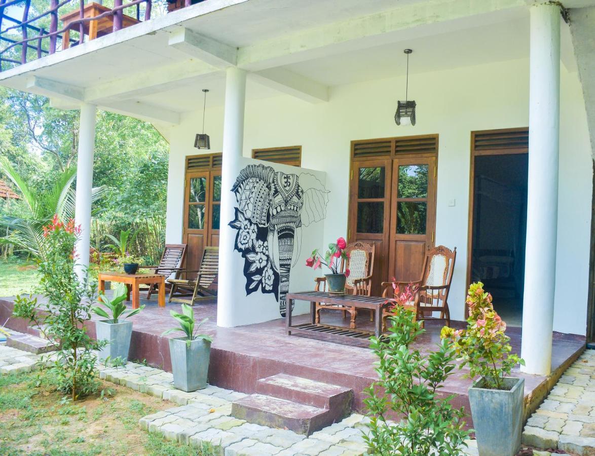 King'S Elephant Cabanas & Restaurant Тангалла Экстерьер фото